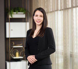  Zeynep Çağla Üstün 